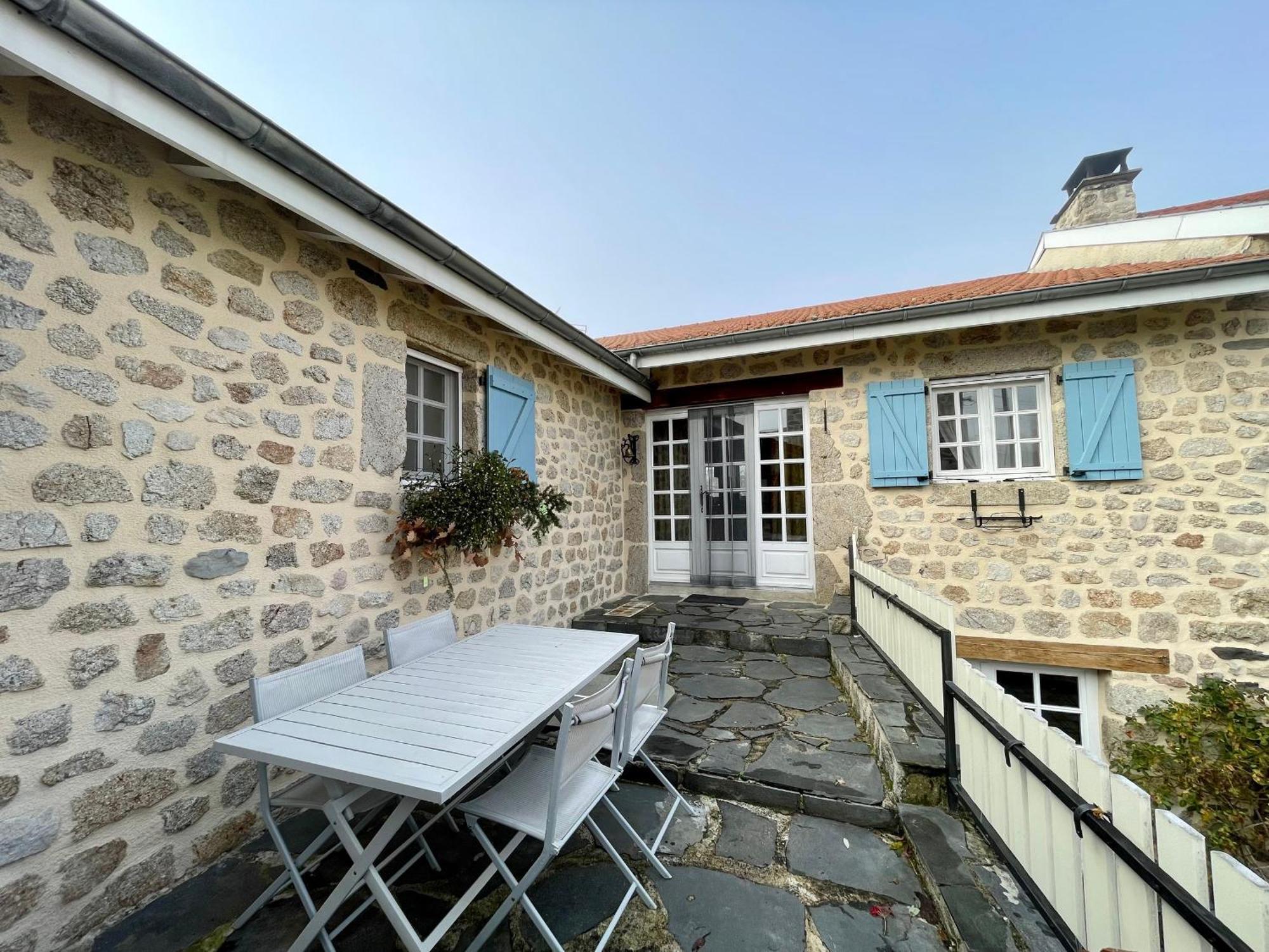 Gite Familial Avec Terrasse Proche Chateaux, Lac, Et Parcours Aventure - Fr-1-582-174 Saint-Maurice-de-Lignon 外观 照片
